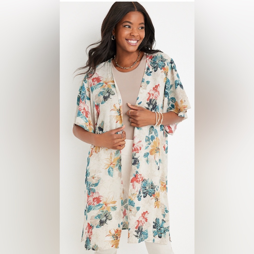 Maurice’s boho floral kimono size small